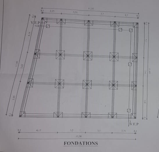 Façade du local commercial à louer à Khouribga, double exposition sud et ouest, situé à l’entrée sud de la ville.